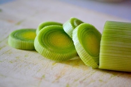 What Food Can Pomeranians Not Eat? (30+ Risky Ingredients) 8 Leek