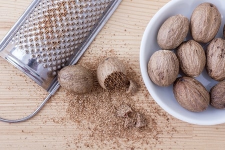 What Food Can Pomeranians Not Eat? (30+ Risky Ingredients) 18 Nutmeg