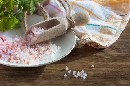 What Food Can Pomeranians Not Eat? (30+ Risky Ingredients) 19 Pink salt