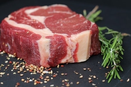 What Food Can Pomeranians Not Eat? (30+ Risky Ingredients) 22 Fatty meat